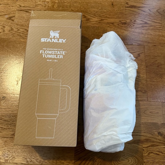 NEW IN BOX Stanley Quencher H2.O Flowstate Tumbler 40oz Pink Dusk - Picture 9 of 11